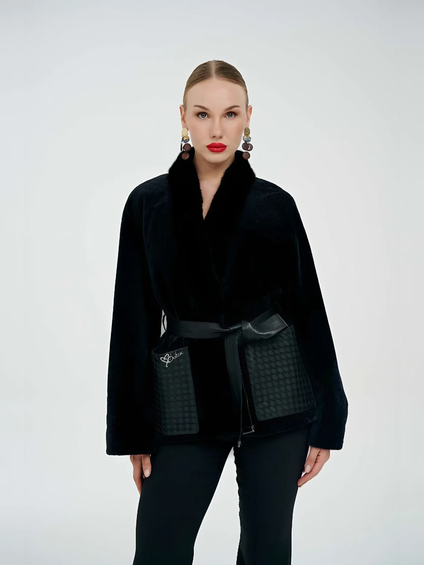 Leather-Pocket Belted Plush Jacket — عارضة ترتدي · 1/1