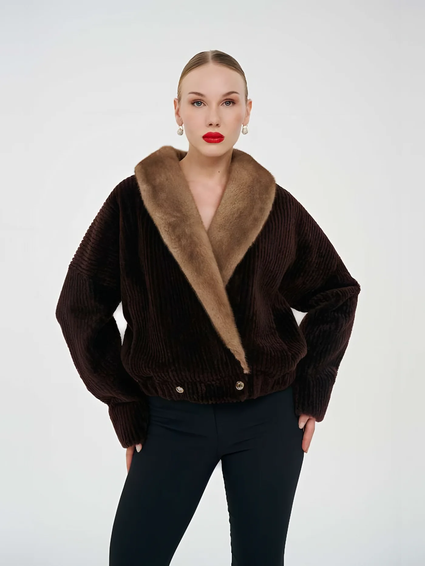 Kürk Şal Yakalı Peluş Bomber Ceket — modelin üzerinde · 1/1