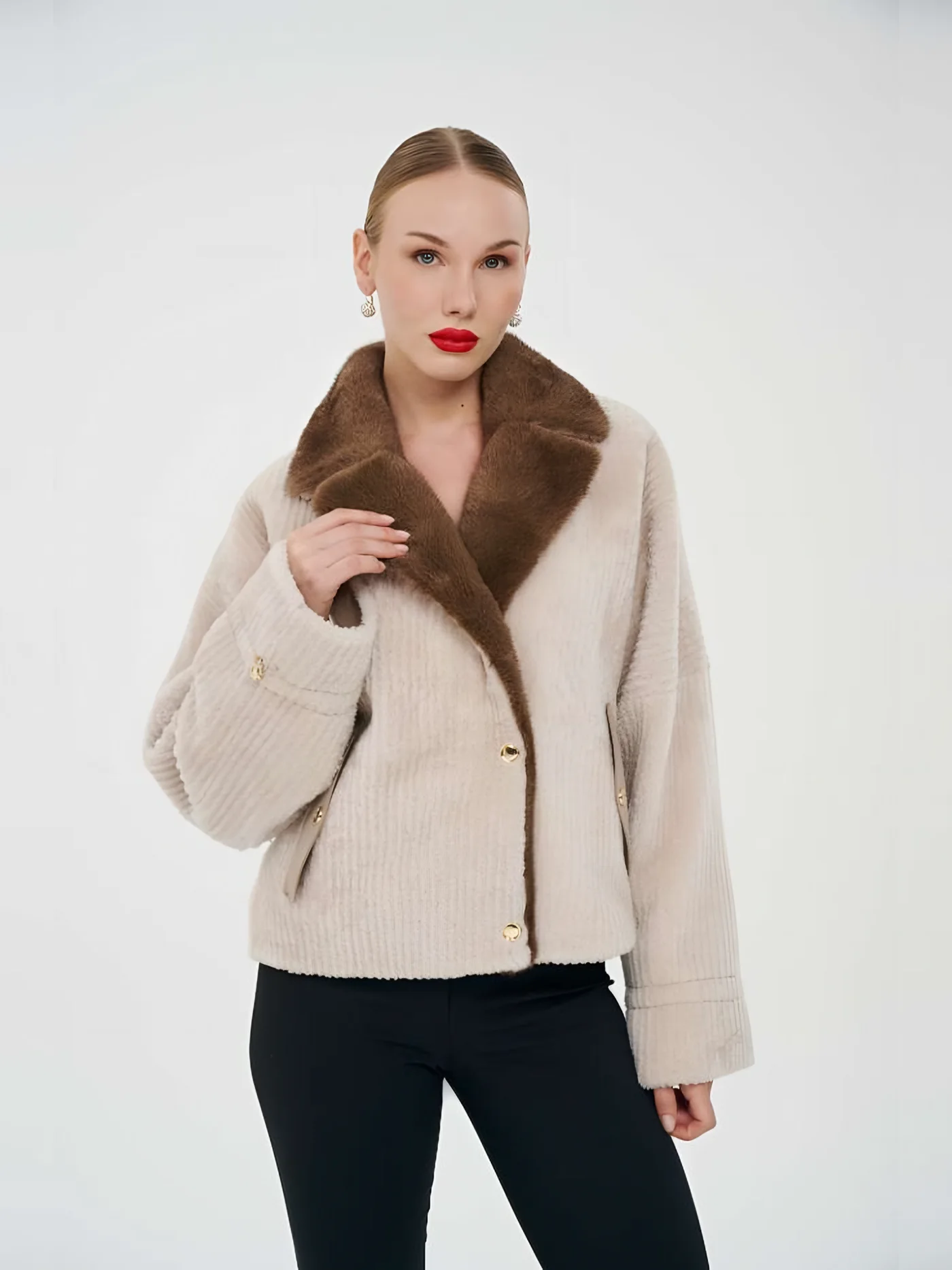 Fur-Collar Gathered Plush Jacket — 模特身着 · 1/1