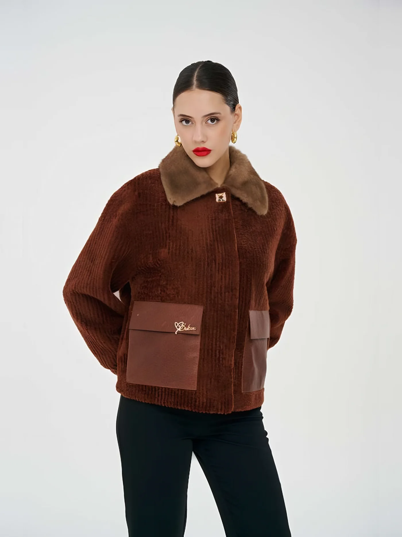 Fur-Collar Leather-Pocket Plush Jacket — 模特身着 · 1/1