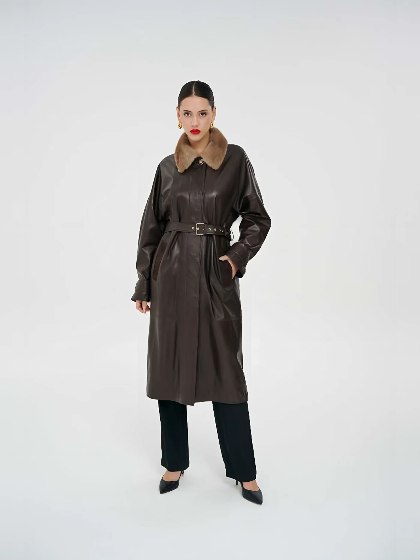 Fur-Collar Belted Long Leather Coat — عارضة ترتدي · 1/1