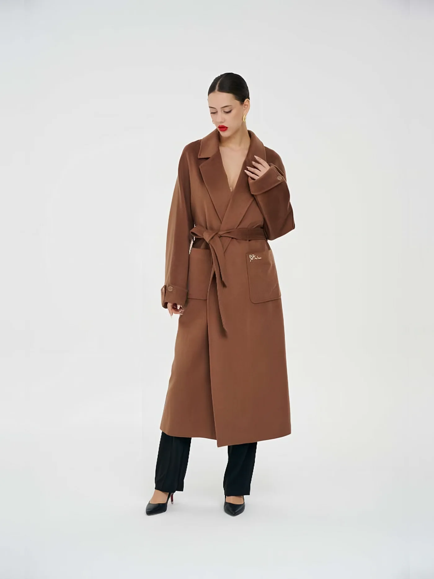 Double-Breasted Belted Coat — модель в · 1/1