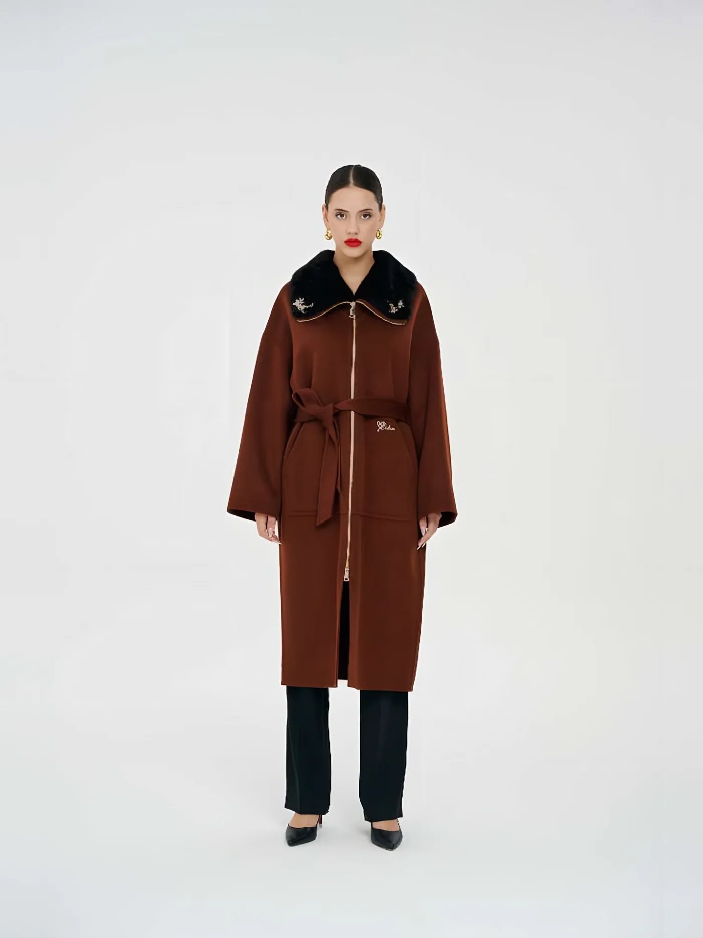 Fur-Collar Zip Belted Coat — عارضة ترتدي · 1/1
