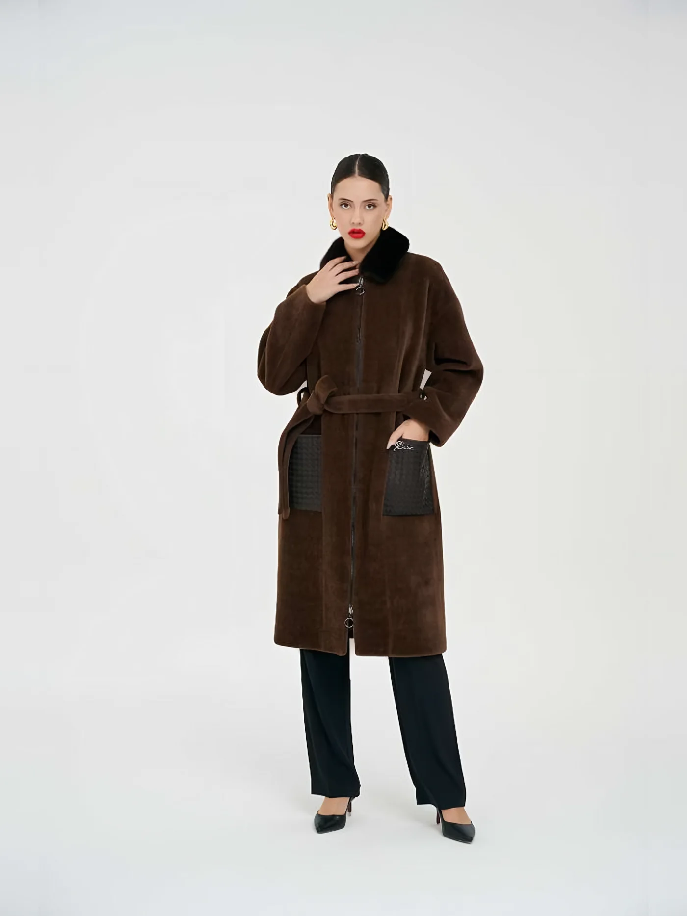 Fur-Collar Leather-Pocket Belted Long Plush Coat — عارضة ترتدي · 1/1