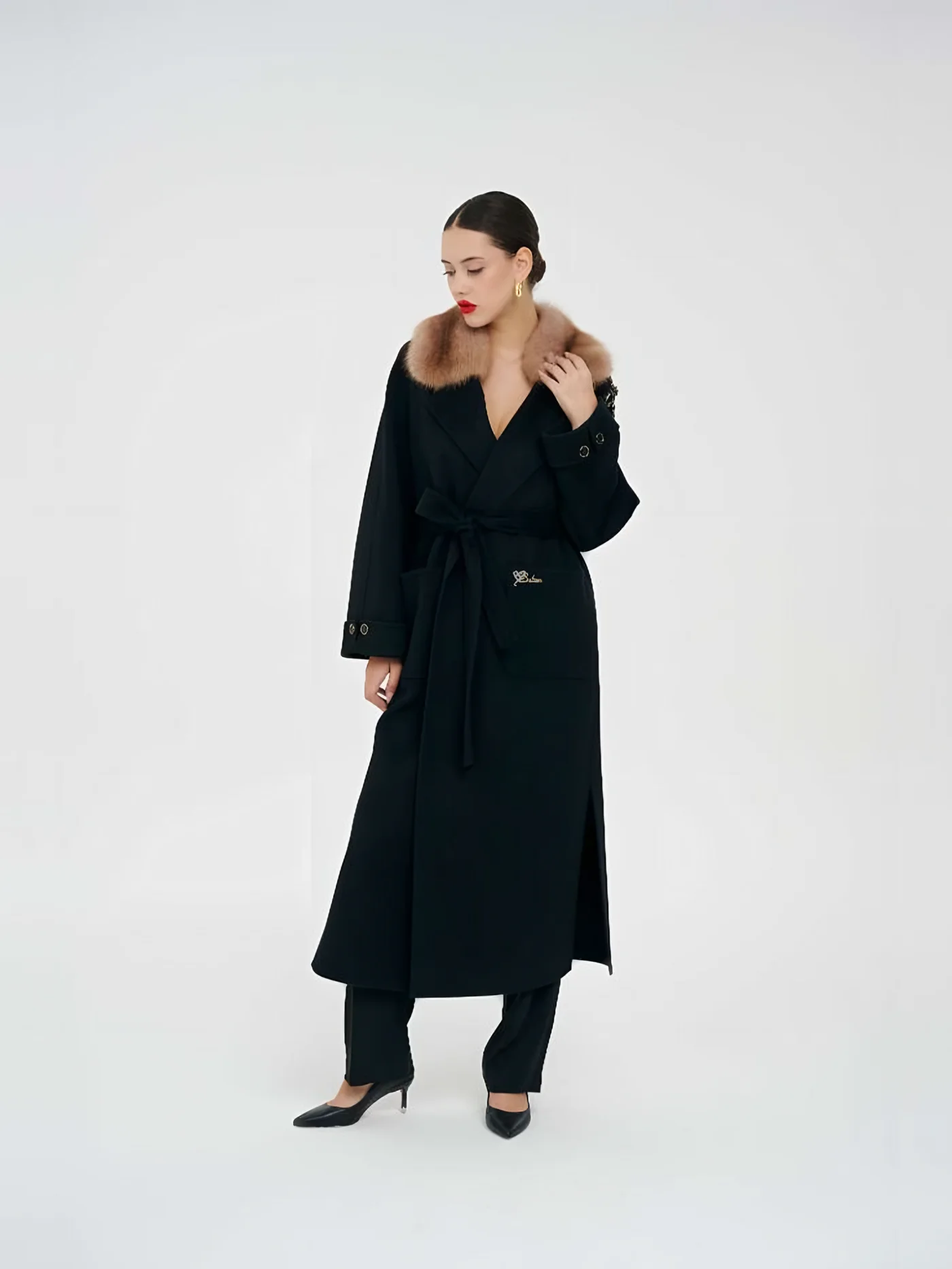 Fur-Collar Embroidered Belted Coat — 模特身着 · 1/1